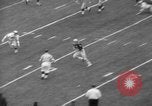 Immagine di 1964 Marina militare dell esercito del gioco del calcio Philadelphia Pennsylvania USA, 1964, secondo 45 filmato di repertorio 65675056313