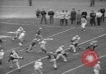 Immagine di 1964 Marina militare dell esercito del gioco del calcio Philadelphia Pennsylvania USA, 1964, secondo 60 filmato di repertorio 65675056313