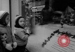 Immagine di La sera prima di Natale United States USA, 1964, secondo 25 filmato di repertorio 65675056315