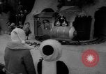 Immagine di La sera prima di Natale United States USA, 1964, secondo 29 filmato di repertorio 65675056315