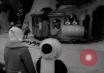 Immagine di La sera prima di Natale United States USA, 1964, secondo 30 filmato di repertorio 65675056315