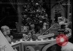 Immagine di La sera prima di Natale United States USA, 1964, secondo 36 filmato di repertorio 65675056315
