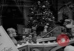 Immagine di La sera prima di Natale United States USA, 1964, secondo 37 filmato di repertorio 65675056315