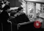 Immagine di La sera prima di Natale United States USA, 1964, secondo 46 filmato di repertorio 65675056315