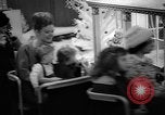 Immagine di La sera prima di Natale United States USA, 1964, secondo 47 filmato di repertorio 65675056315