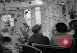 Immagine di La sera prima di Natale United States USA, 1964, secondo 52 filmato di repertorio 65675056315