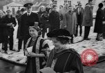 Standbild Ehre Queen Elizabeth Vereinigtes Königreich, 1965, aus Sekunde 11 historischem Filmmaterial Videoclip 65675056321