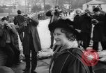 Standbild Ehre Queen Elizabeth Vereinigtes Königreich, 1965, aus Sekunde 13 historischem Filmmaterial Videoclip 65675056321