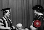 Standbild Ehre Queen Elizabeth Vereinigtes Königreich, 1965, aus Sekunde 37 historischem Filmmaterial Videoclip 65675056321