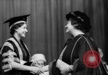 Standbild Ehre Queen Elizabeth Vereinigtes Königreich, 1965, aus Sekunde 38 historischem Filmmaterial Videoclip 65675056321