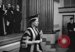 Standbild Ehre Queen Elizabeth Vereinigtes Königreich, 1965, aus Sekunde 43 historischem Filmmaterial Videoclip 65675056321