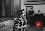 Standbild Ehre Queen Elizabeth Vereinigtes Königreich, 1965, aus Sekunde 44 historischem Filmmaterial Videoclip 65675056321