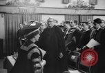 Standbild Ehre Queen Elizabeth Vereinigtes Königreich, 1965, aus Sekunde 48 historischem Filmmaterial Videoclip 65675056321