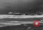 Standbild Frachter Ping ein im Sturm Europa, 1965, aus Sekunde 6 historischem Filmmaterial Videoclip 65675056322