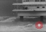 Standbild Frachter Ping ein im Sturm Europa, 1965, aus Sekunde 7 historischem Filmmaterial Videoclip 65675056322