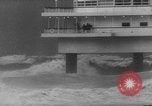 Standbild Frachter Ping ein im Sturm Europa, 1965, aus Sekunde 9 historischem Filmmaterial Videoclip 65675056322