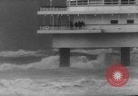 Standbild Frachter Ping ein im Sturm Europa, 1965, aus Sekunde 10 historischem Filmmaterial Videoclip 65675056322
