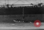 Standbild Frachter Ping ein im Sturm Europa, 1965, aus Sekunde 23 historischem Filmmaterial Videoclip 65675056322