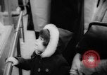 Standbild Weihnachten feiern New York City USA, 1965, aus Sekunde 19 historischem Filmmaterial Videoclip 65675056323