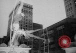 Standbild Weihnachten feiern New York City USA, 1965, aus Sekunde 28 historischem Filmmaterial Videoclip 65675056323