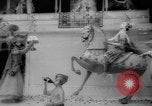 Standbild Weihnachten feiern New York City USA, 1965, aus Sekunde 54 historischem Filmmaterial Videoclip 65675056323