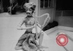 Standbild Weihnachten feiern New York City USA, 1965, aus Sekunde 61 historischem Filmmaterial Videoclip 65675056323