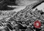 Standbild deutsche Armee verteidigt gegen die Alliierten in der Normandie Frankreich, 1944, aus Sekunde 10 historischem Filmmaterial Videoclip 65675056324