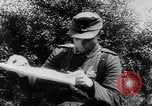 Immagine di Truppe tedesche rispondono a Allied D-day invasione Normandia Francia, 1944, secondo 35 filmato di repertorio 65675056327