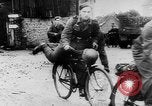 Immagine di Truppe tedesche rispondono a Allied D-day invasione Normandia Francia, 1944, secondo 42 filmato di repertorio 65675056327