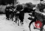 Immagine di Truppe tedesche rispondono a Allied D-day invasione Normandia Francia, 1944, secondo 43 filmato di repertorio 65675056327