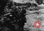 Standbild deutsche militärische Invasion St. Lo Frankreich, 1944, aus Sekunde 42 historischem Filmmaterial Videoclip 65675056330
