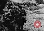 Standbild deutsche militärische Invasion St. Lo Frankreich, 1944, aus Sekunde 43 historischem Filmmaterial Videoclip 65675056330