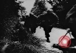 Standbild deutsche militärische Invasion St. Lo Frankreich, 1944, aus Sekunde 54 historischem Filmmaterial Videoclip 65675056330
