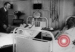 Immagine di Hitler bomba visite plot vittime in ospedale La Prussia orientale, 1944, secondo 35 filmato di repertorio 65675056336
