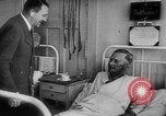 Immagine di Hitler bomba visite plot vittime in ospedale La Prussia orientale, 1944, secondo 46 filmato di repertorio 65675056336
