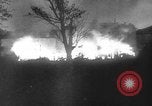 Standbild Bundeswehr sappers set Sprengladungen in der Stadt Witebsk Weißrussland, 1944, aus Sekunde 11 historischem Filmmaterial Videoclip 65675056338