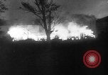 Standbild Bundeswehr sappers set Sprengladungen in der Stadt Witebsk Weißrussland, 1944, aus Sekunde 12 historischem Filmmaterial Videoclip 65675056338