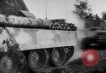 Standbild Bundeswehr sappers set Sprengladungen in der Stadt Witebsk Weißrussland, 1944, aus Sekunde 41 historischem Filmmaterial Videoclip 65675056338