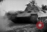 Standbild Bundeswehr sappers set Sprengladungen in der Stadt Witebsk Weißrussland, 1944, aus Sekunde 44 historischem Filmmaterial Videoclip 65675056338