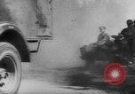 Standbild Bundeswehr sappers set Sprengladungen in der Stadt Witebsk Weißrussland, 1944, aus Sekunde 47 historischem Filmmaterial Videoclip 65675056338