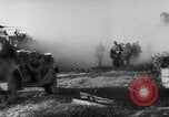 Standbild Bundeswehr sappers set Sprengladungen in der Stadt Witebsk Weißrussland, 1944, aus Sekunde 54 historischem Filmmaterial Videoclip 65675056338