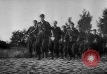 Standbild Bundeswehr sappers set Sprengladungen in der Stadt Witebsk Weißrussland, 1944, aus Sekunde 58 historischem Filmmaterial Videoclip 65675056338