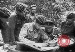 Standbild deutschen militärischen Rückzug Russland, 1944, aus Sekunde 50 historischem Filmmaterial Videoclip 65675056339