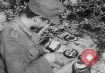 Standbild deutschen militärischen Rückzug Russland, 1944, aus Sekunde 62 historischem Filmmaterial Videoclip 65675056339