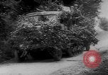 Standbild deutschen Rüstung getarnt mit Laub Frankreich, 1944, aus Sekunde 24 historischem Filmmaterial Videoclip 65675056340