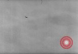 Standbild deutschen Rüstung getarnt mit Laub Frankreich, 1944, aus Sekunde 28 historischem Filmmaterial Videoclip 65675056340