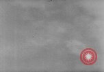 Standbild deutschen Rüstung getarnt mit Laub Frankreich, 1944, aus Sekunde 37 historischem Filmmaterial Videoclip 65675056340