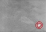 Standbild deutschen Rüstung getarnt mit Laub Frankreich, 1944, aus Sekunde 38 historischem Filmmaterial Videoclip 65675056340
