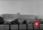 Standbild deutschen Rüstung getarnt mit Laub Frankreich, 1944, aus Sekunde 42 historischem Filmmaterial Videoclip 65675056340