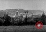 Standbild deutschen Rüstung getarnt mit Laub Frankreich, 1944, aus Sekunde 47 historischem Filmmaterial Videoclip 65675056340
